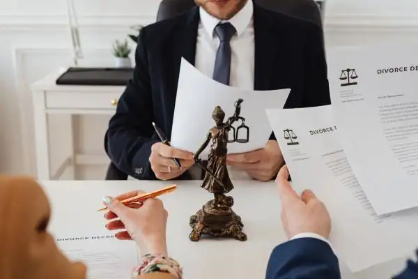 our fees Melton Mowbray from EH Mediation - image of couple in joint mediation meeting